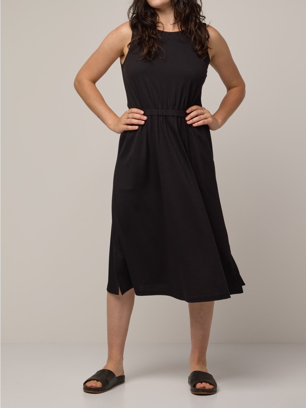 Women’s Wool& Sofia Fit & Flare Merino Wool Sleeveless Midi Dress Black Size M